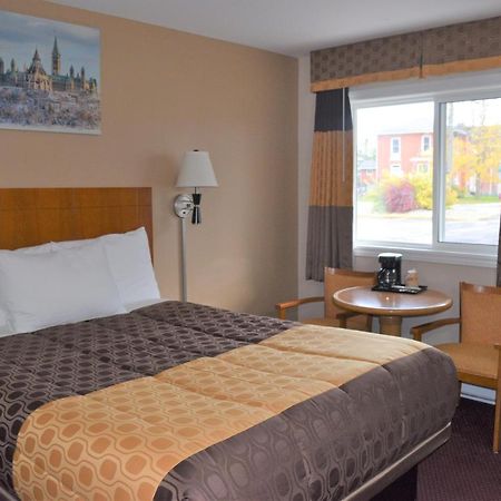 ナイツ イン アーンプライアー On Arnprior エクステリア 写真