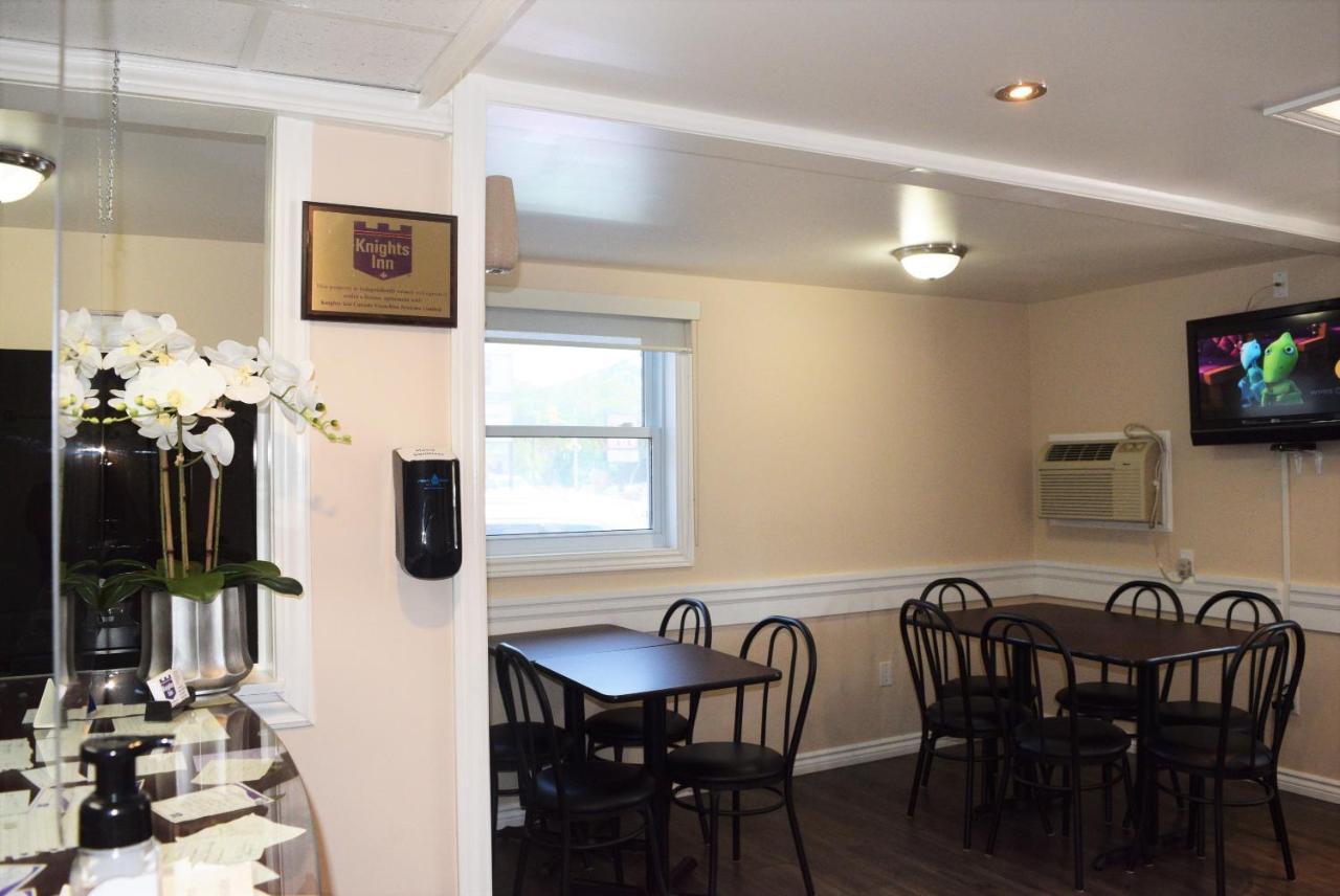 ナイツ イン アーンプライアー On Arnprior エクステリア 写真