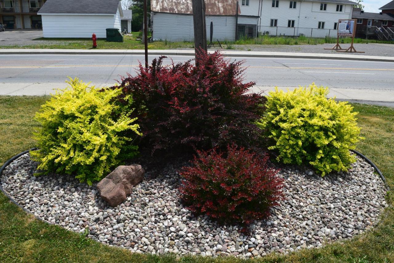 ナイツ イン アーンプライアー On Arnprior エクステリア 写真