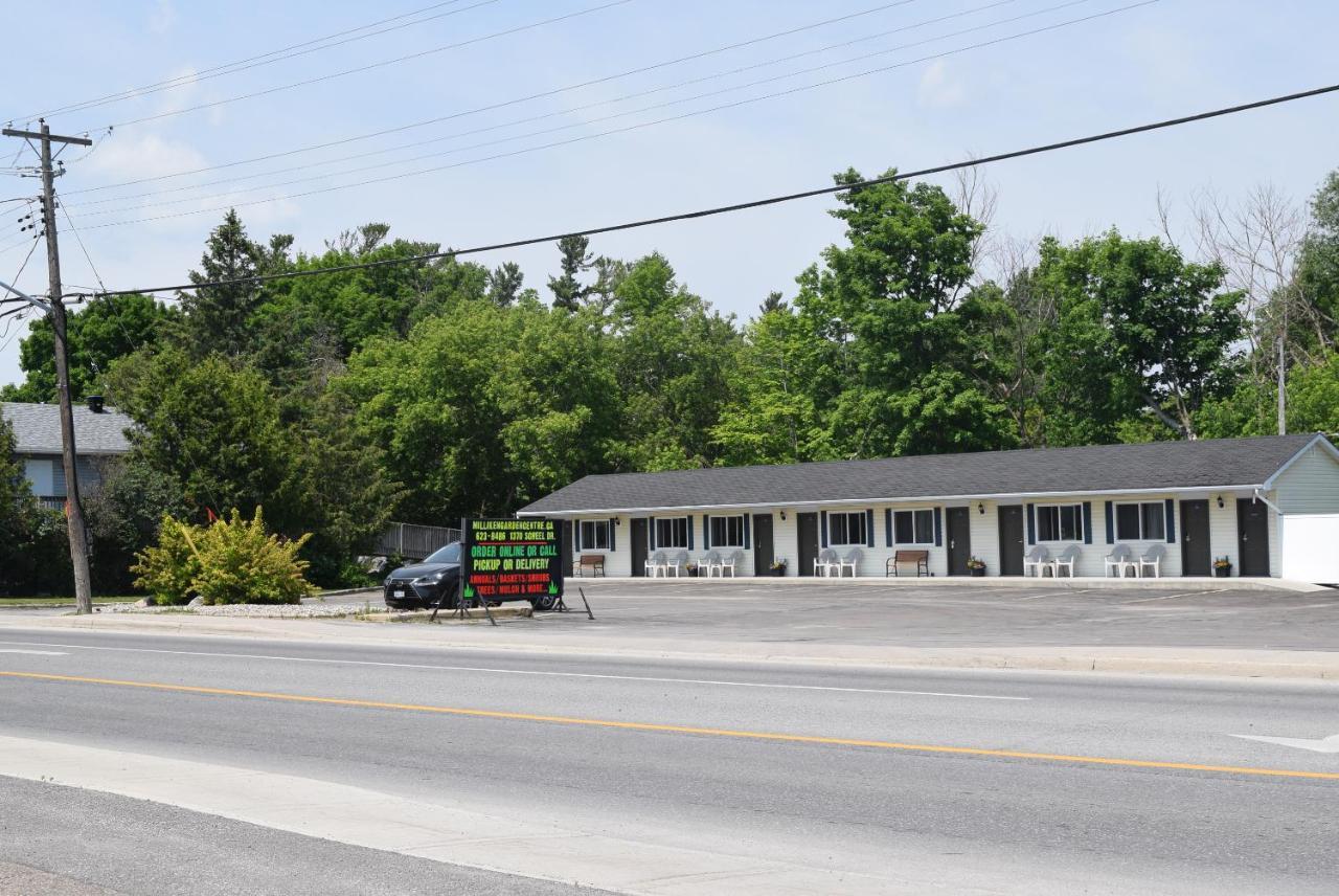 ナイツ イン アーンプライアー On Arnprior エクステリア 写真