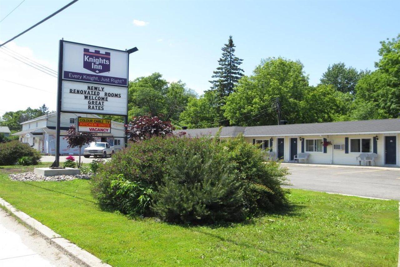 ナイツ イン アーンプライアー On Arnprior エクステリア 写真