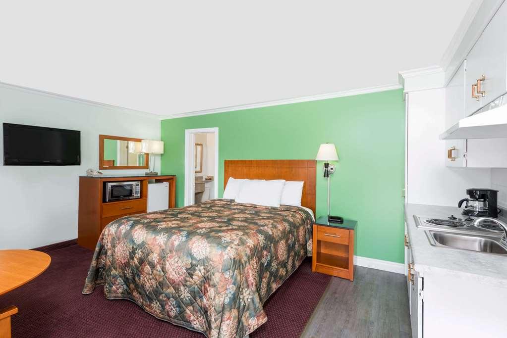ナイツ イン アーンプライアー On Arnprior 部屋 写真